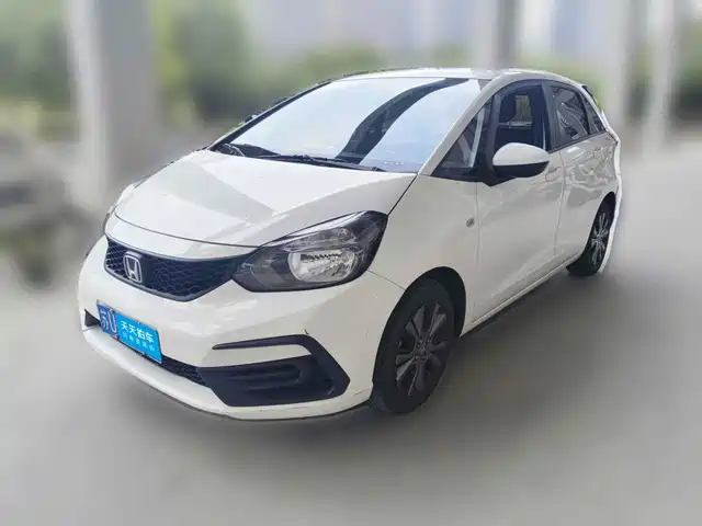 Honda Fit 2022 1.5L CVT Trend Sunroof Edition — фото 1