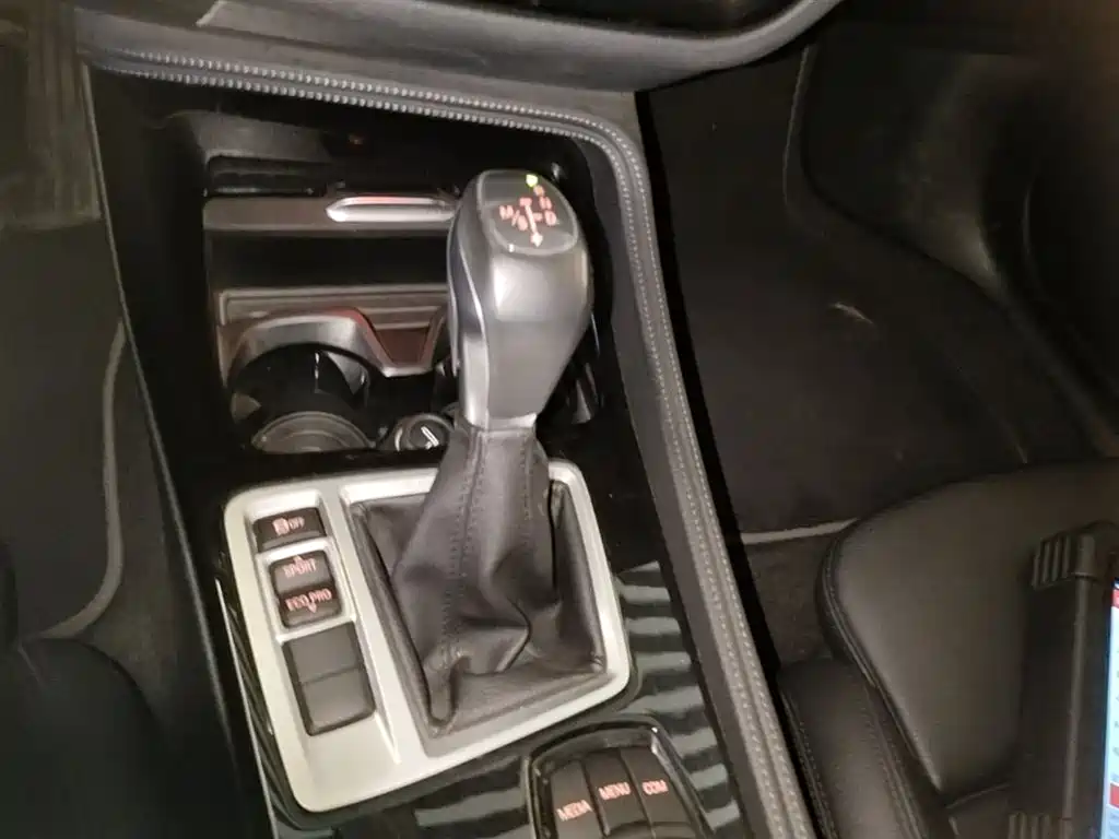 BMW 1 Series 2018 118i Sport Edition фото 14