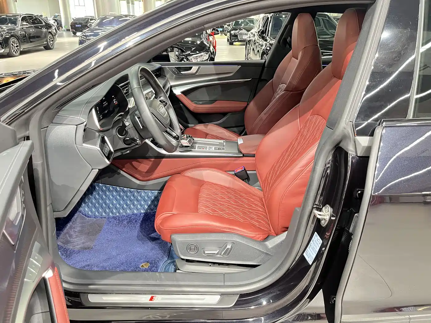 Audi A7L 2024 45 TFSI quattro S-line Black Warrior Edition фото 4