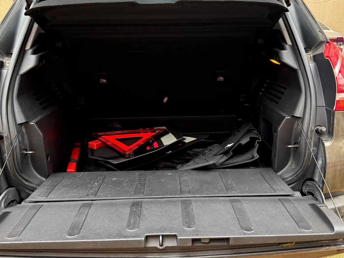 Peugeot 3008 2013 2.0L Automatic Trend Edition фото 13