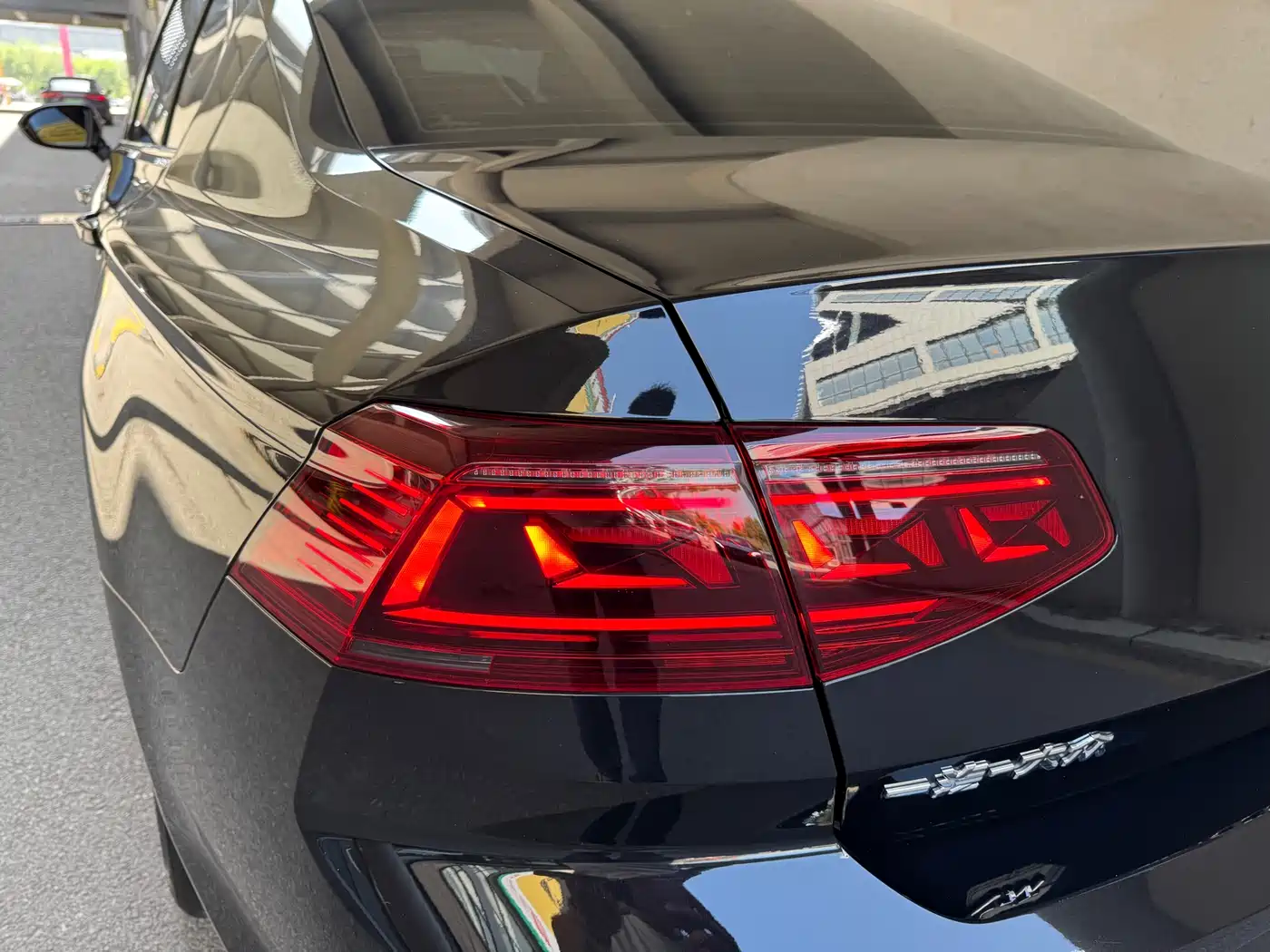 Volkswagen Magotan 2023 2 Million Units Commemorative Edition 280TSI DSG Comfort фото 24