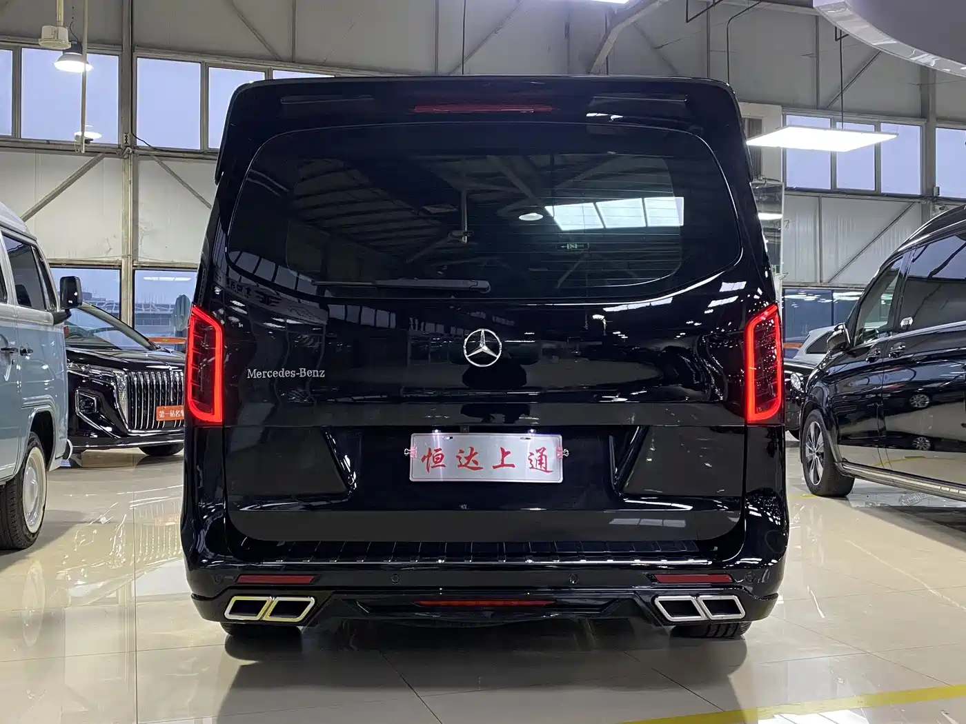 Mercedes-Benz Vito 2023 2.0T Business 7-Seater фото 16