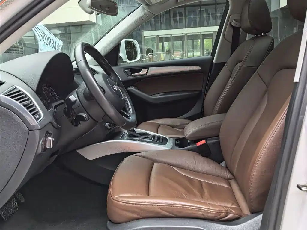 Audi Q5 2015 40 TFSI Technology фото 13