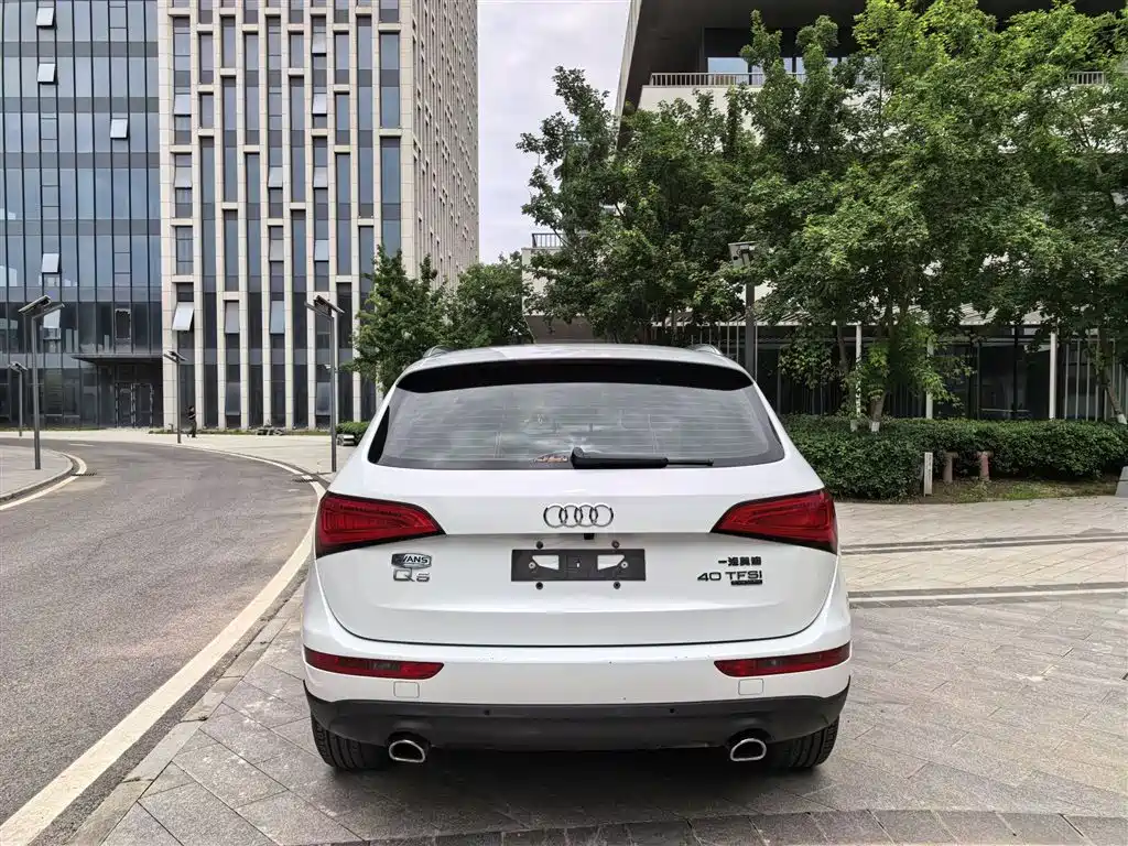 Audi Q5 2015 40 TFSI Technology фото 16