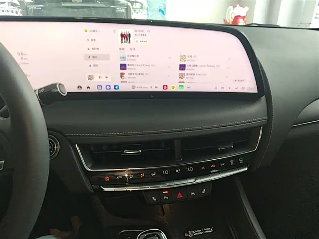 Cadillac CT5 2024 28T Luxury Model Pro фото 13