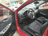 Photo 16 - Hyundai Reina