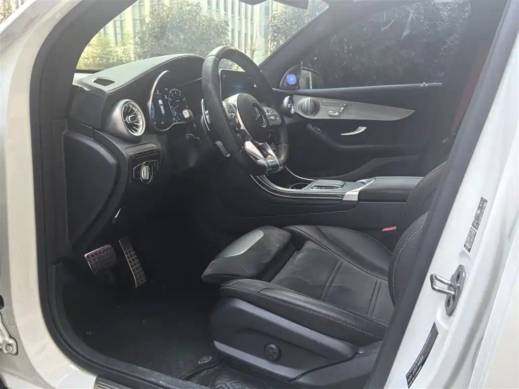 MERCEDES-BENZ GLC AMG