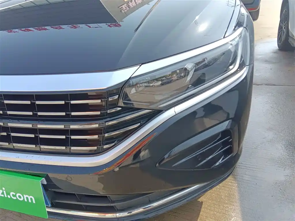 Volkswagen Passat 2022 330TSI Luxury Edition фото 24