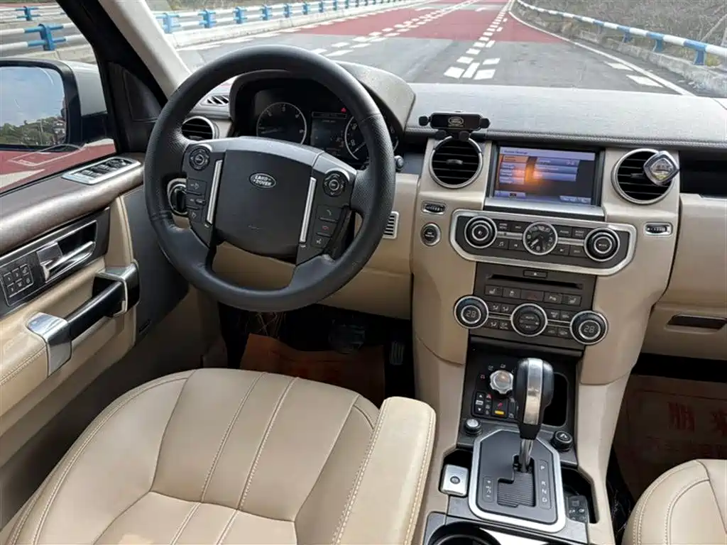 Land Rover Discovery 2011 3.0 SDV6 HSE Diesel фото 12