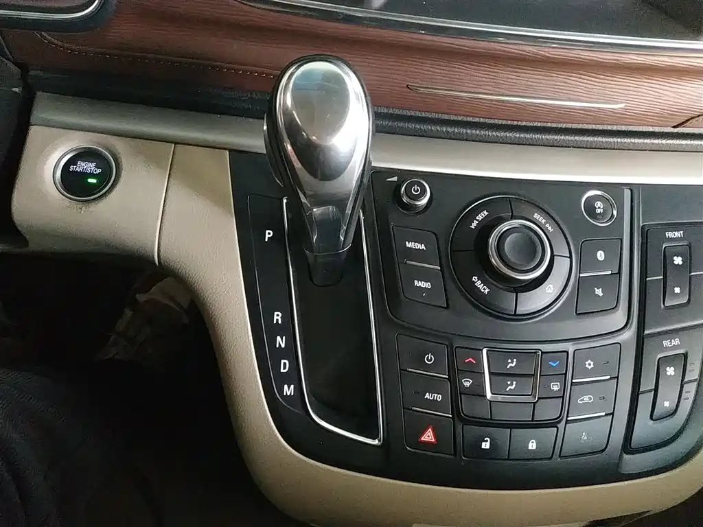 Buick GL8 2018 28T Comfort China VI фото 10