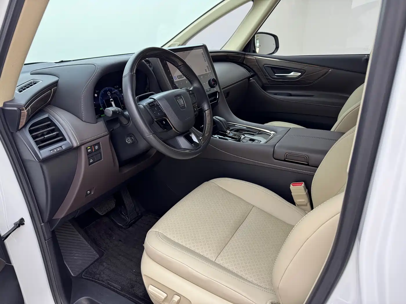 Toyota Vellfire 2024 Crown Hybrid 2.5L Premium Edition фото 4