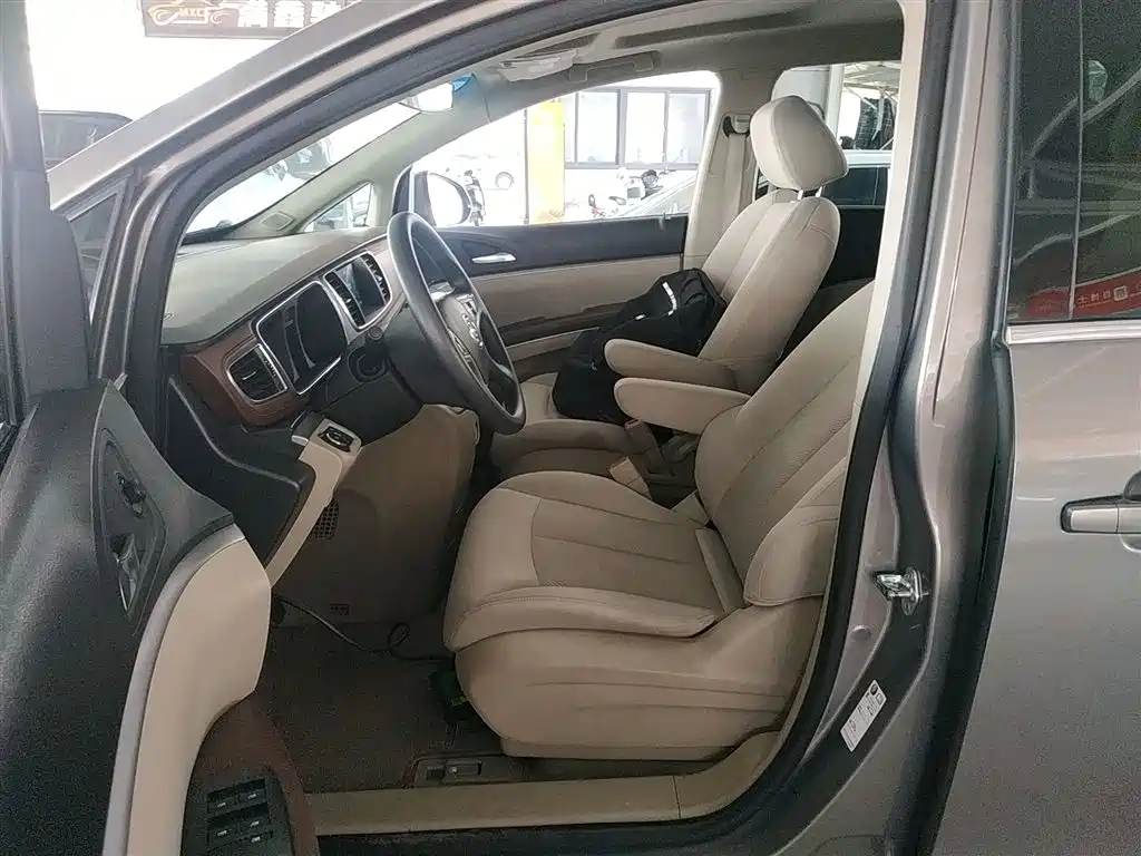 Buick GL8 2018 28T Comfort China VI фото 11