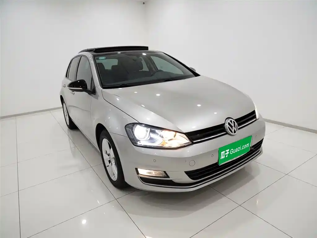 Volkswagen Golf 2017 1.6L Auto Comfort Millionth Edition фото 22