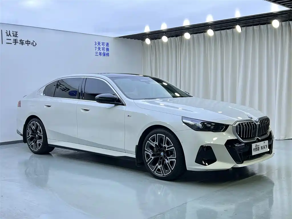 BMW 5 Series 2024 530Li Premium M Sport Package фото 2