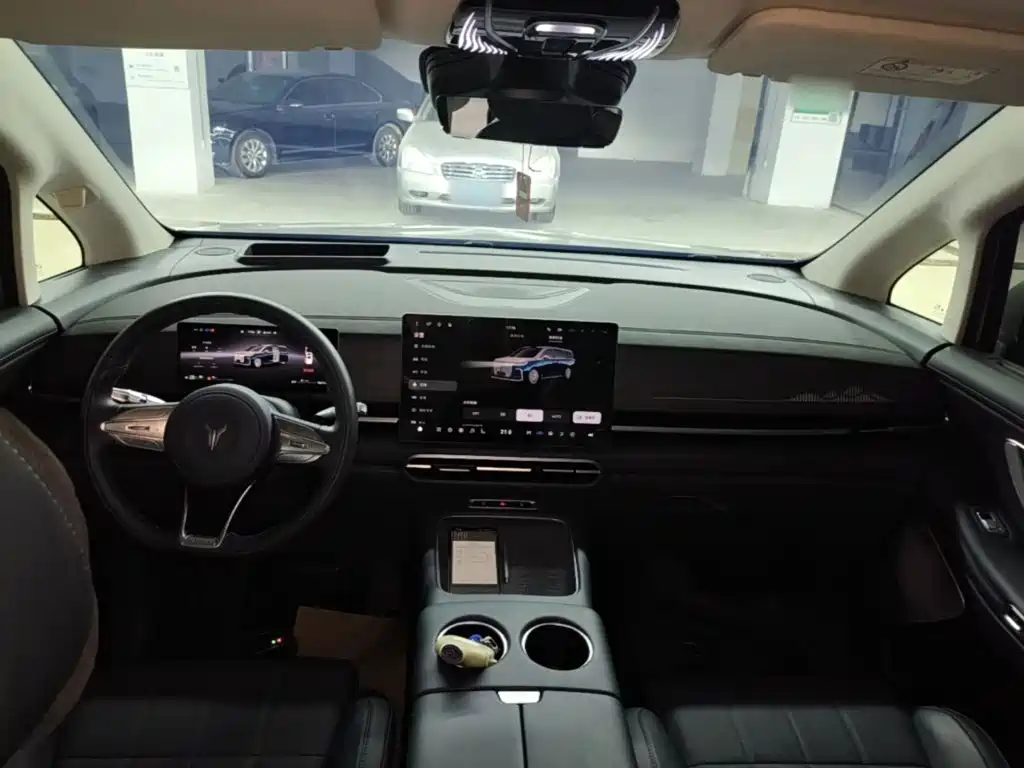 Voyah Dreamer 2025 2025 Model PHEV Basic Version