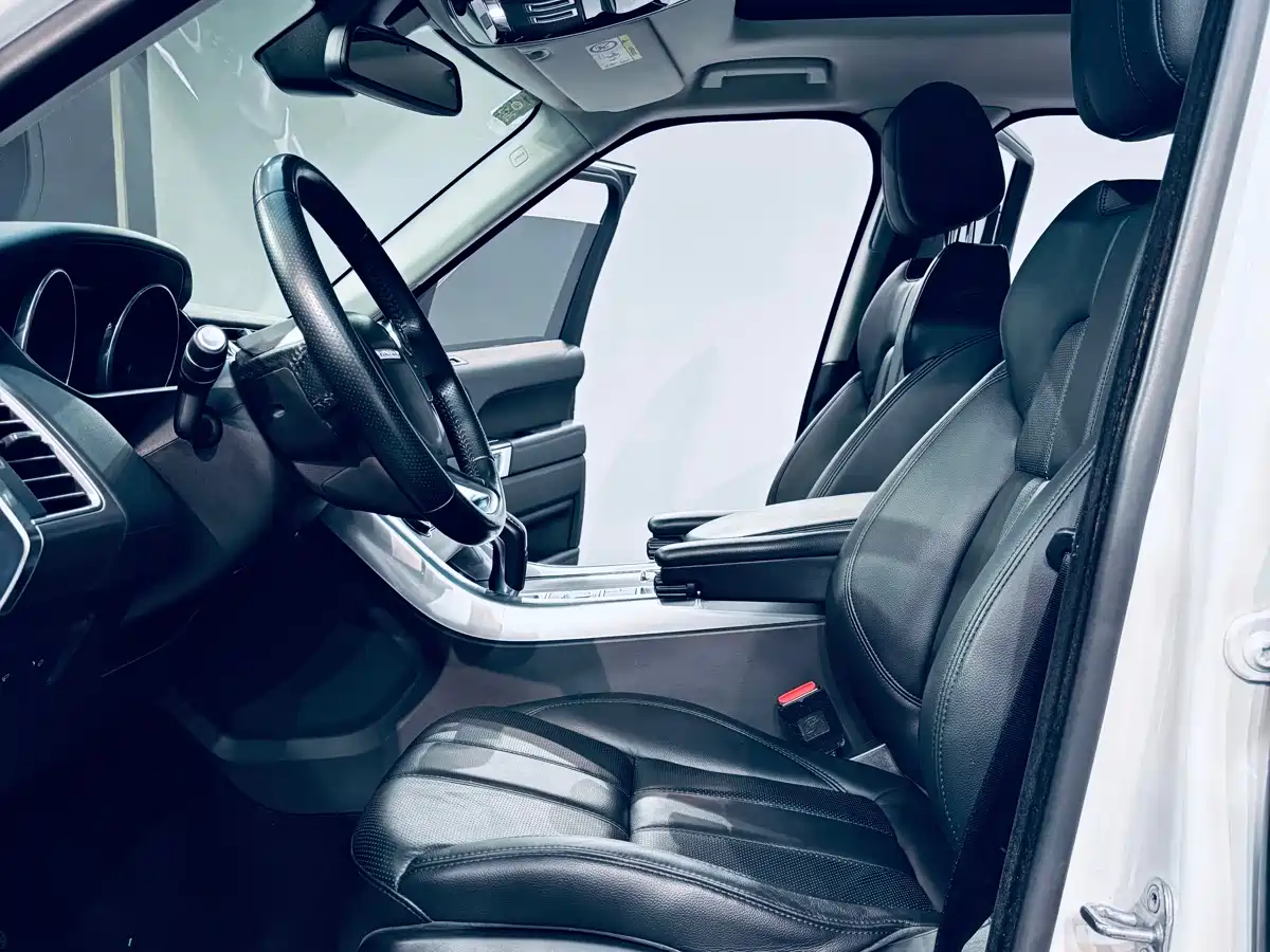 Land Rover Range Rover Sport 2016 Model 3.0 SC V6 SE фото 6