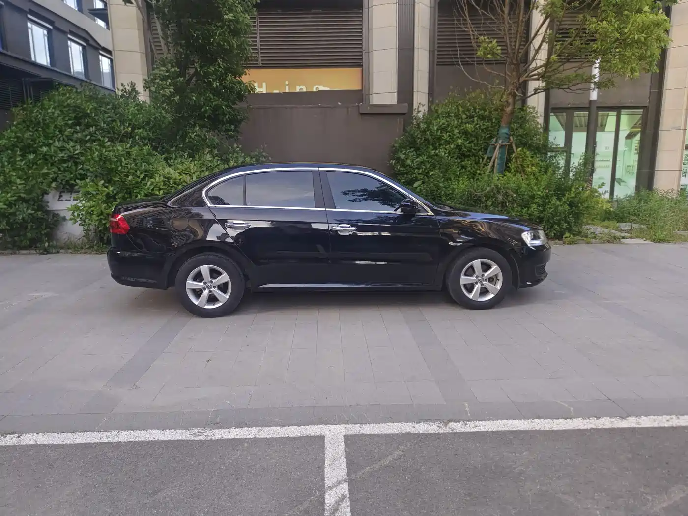 Volkswagen Lavida 2015 1.6L Automatic Trend Edition фото 4