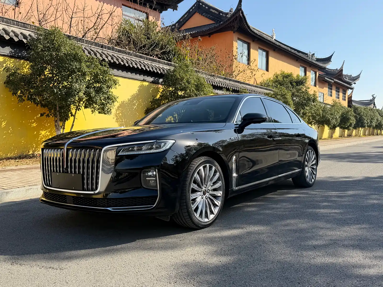 Фото 1 - Hongqi H9