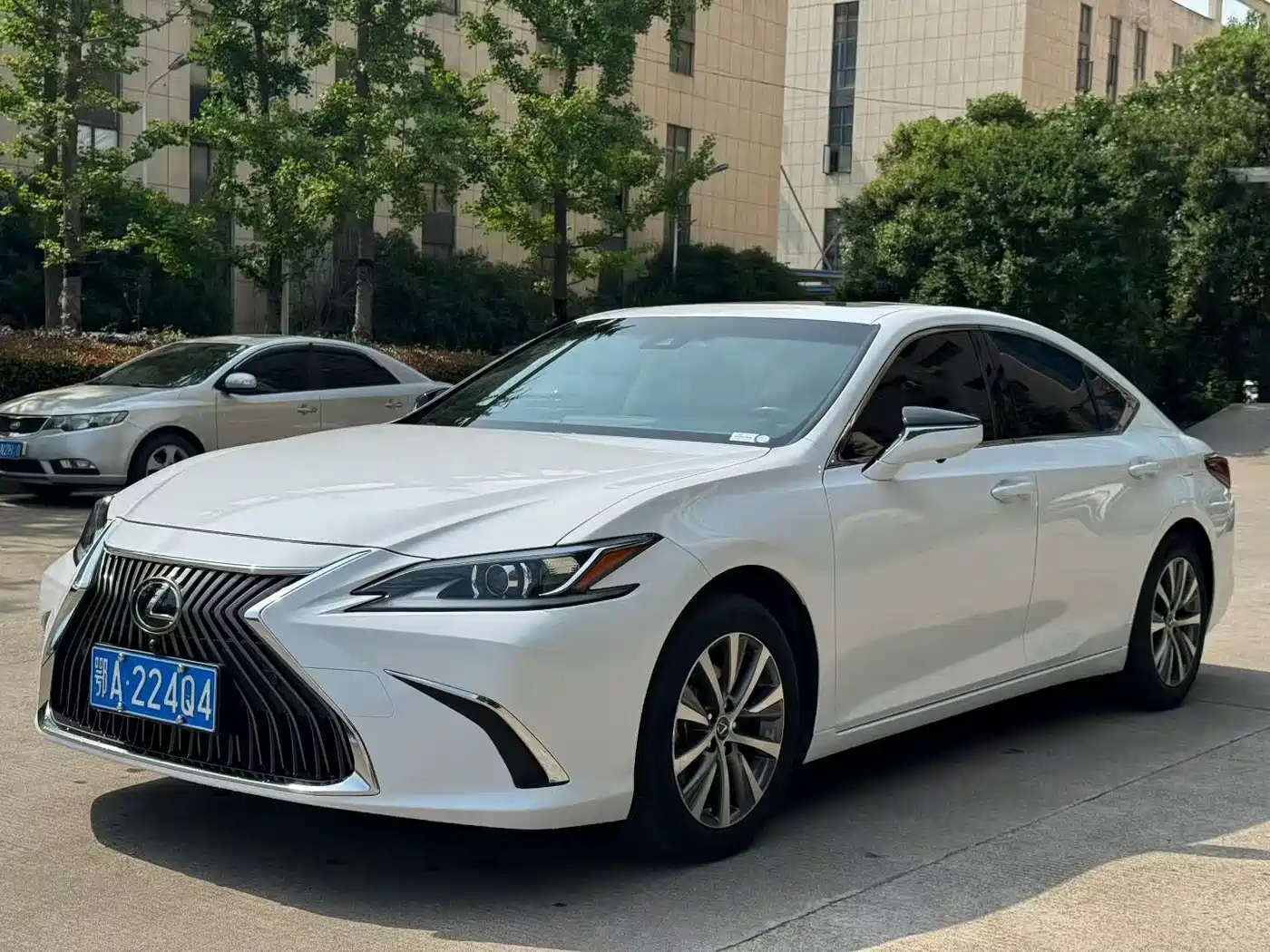 Lexus ES 2020 200 Excellence фото 2