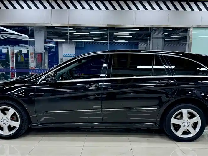 Mercedes-Benz R-Class 2015 R 320 4MATIC Luxury фото 2