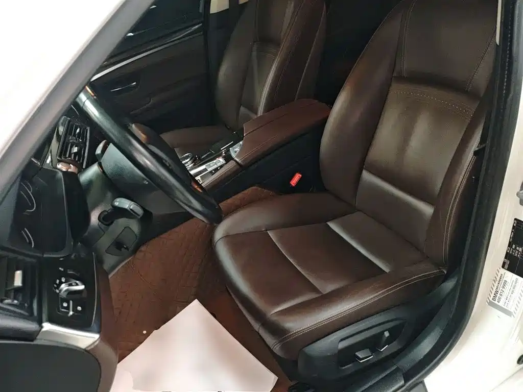 BMW 5 Series 2014 525Li Luxury Design Package фото 15