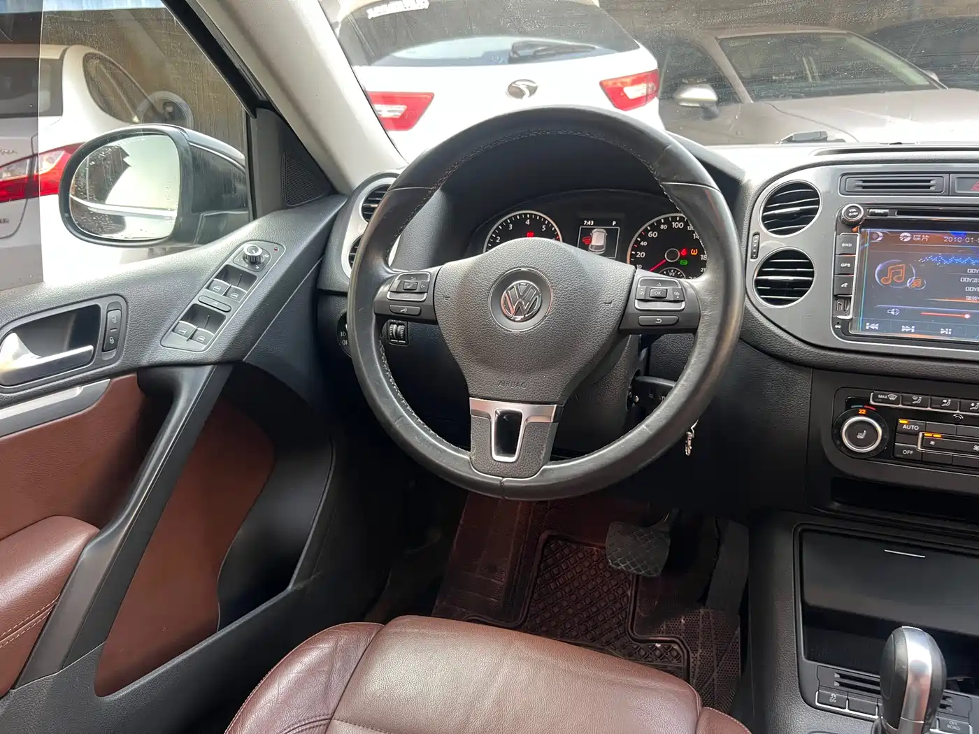 Volkswagen Tiguan 2012 2.0TSI Comfort фото 21