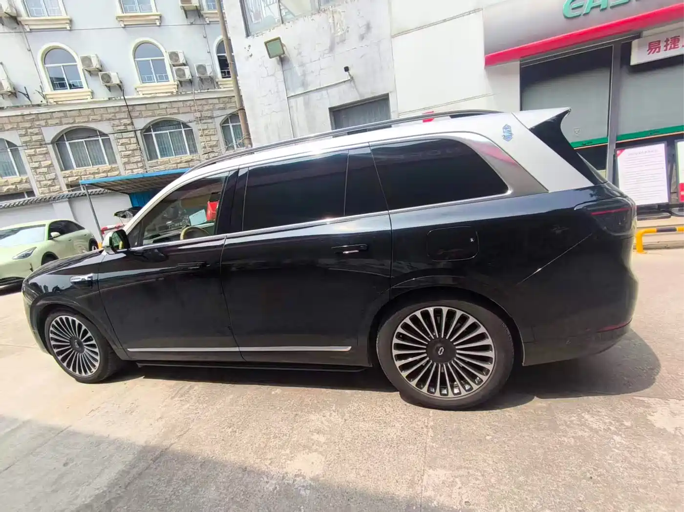 AITO Wenjie AITO M9 2025 Extended Range Ultra 52kWh 6-Seater фото 8
