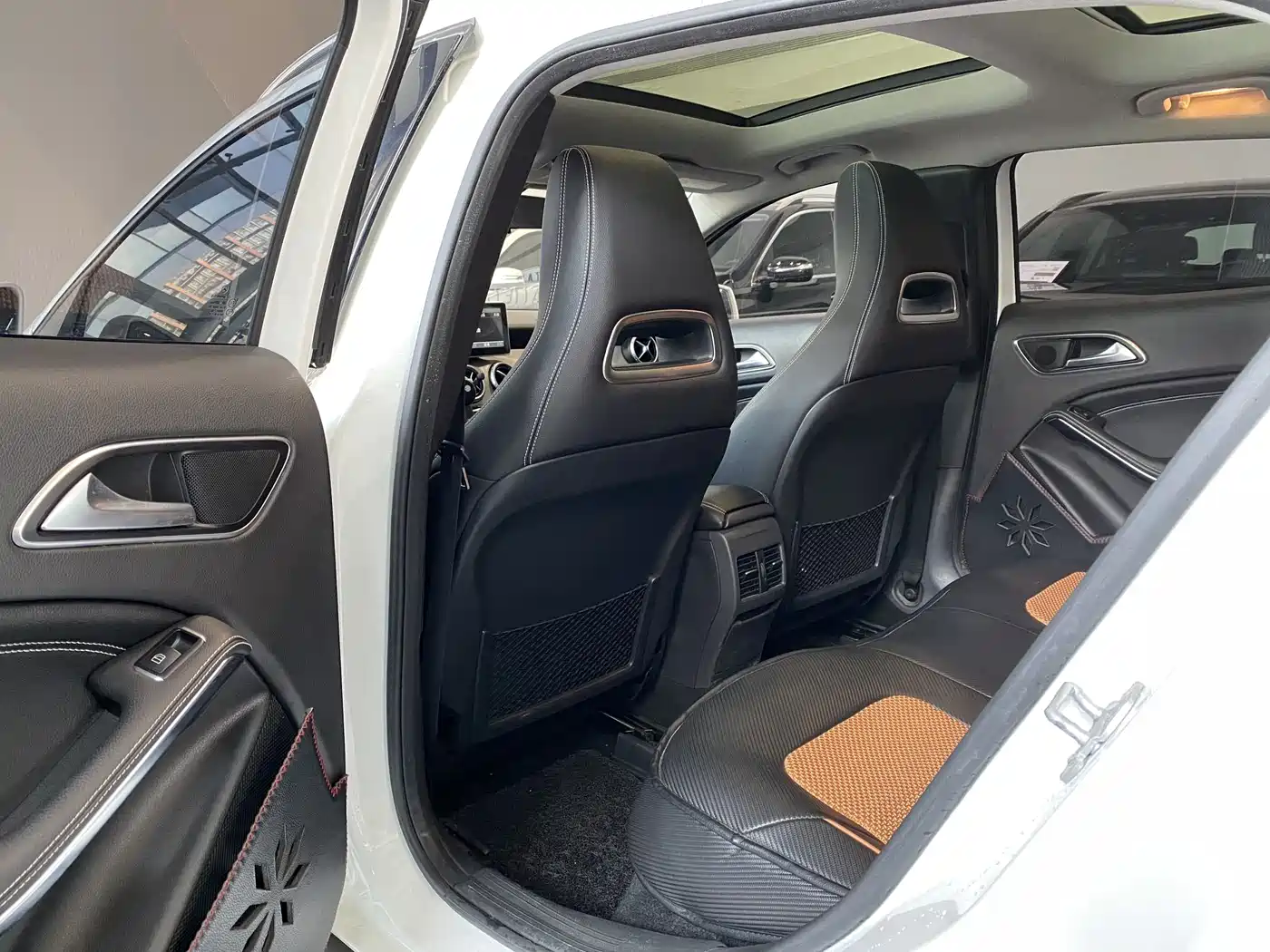 Mercedes-Benz GLA 2016 GLA 220 4MATIC Fashion фото 9