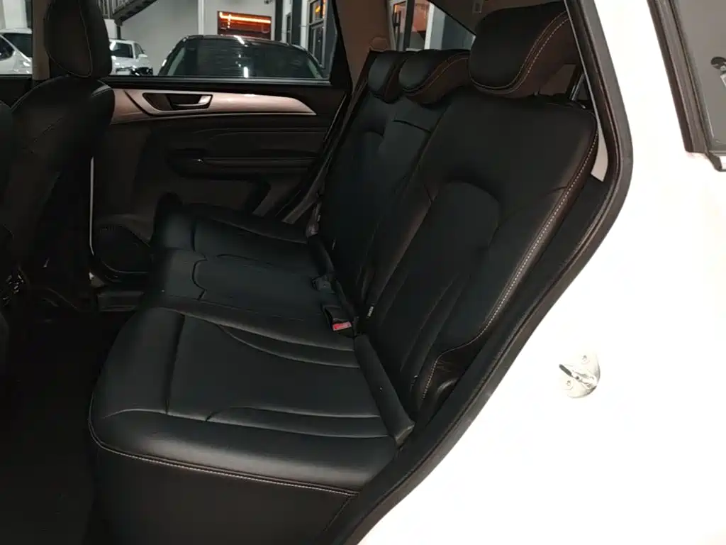 Фото 17 - Haval M6
