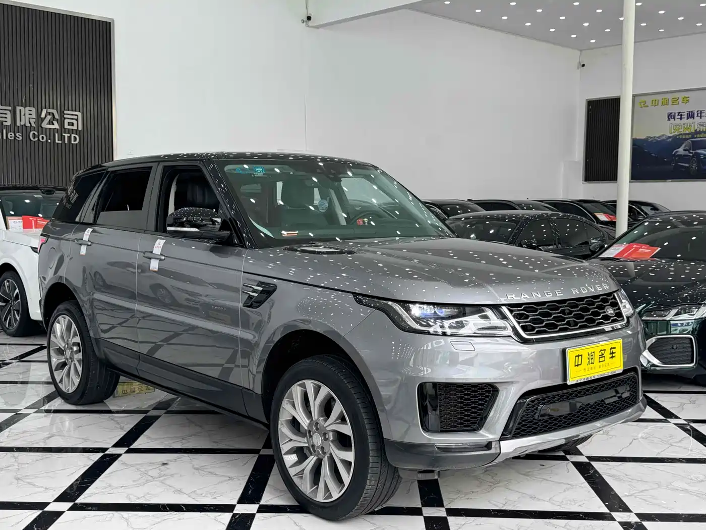 Land Rover Range Rover Sport 2020 3.0 L6 SE фото 3