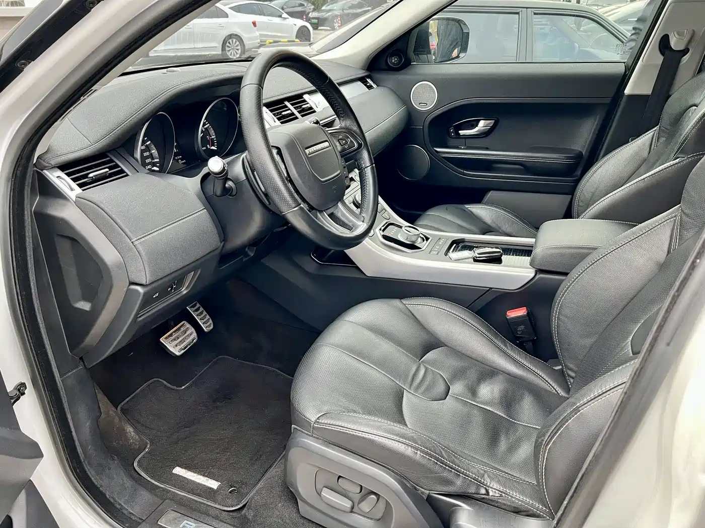 Land Rover Range Rover Evoque (Import) 2013 2.0T 5-door Dynamic Edition фото 3