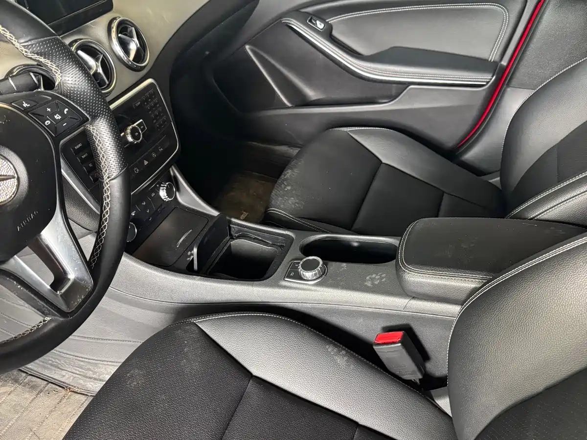 Mercedes-Benz GLA 2015 GLA 200 Dynamic фото 8