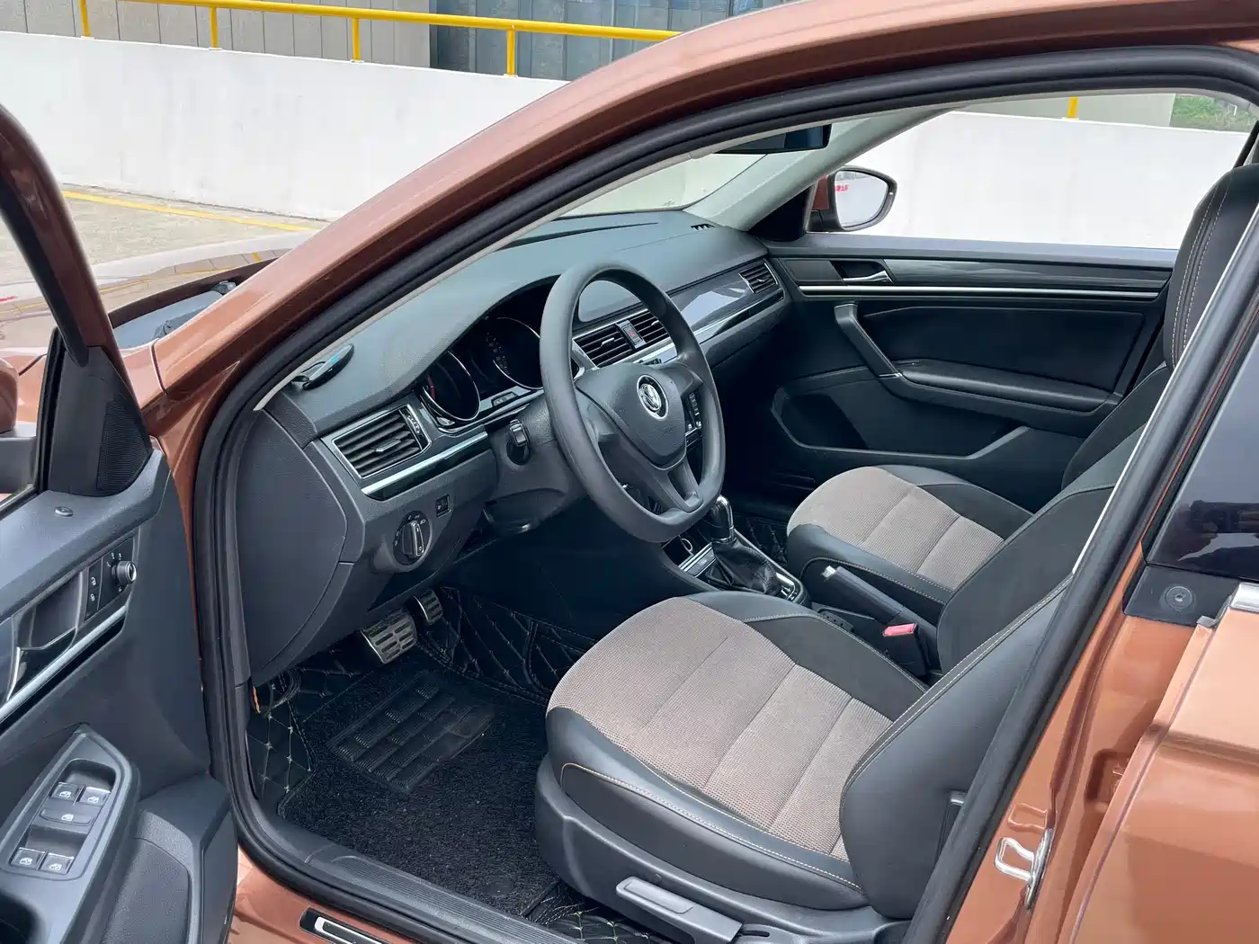 Volkswagen C-TREK 2017 230TSI DSG Comfort фото 4