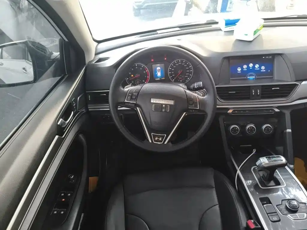 Фото 3 - Haval H6