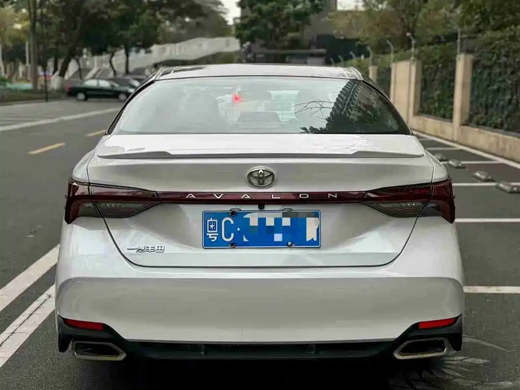 Toyota Avalon 2022 2.0L Progressive Edition фото 5