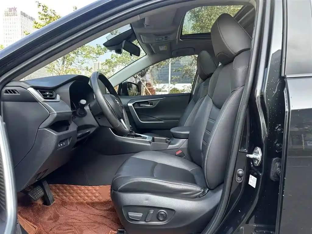 Toyota RAV4 Rongfang 2022 2.0L CVT 2WD Trend Plus Edition фото 12
