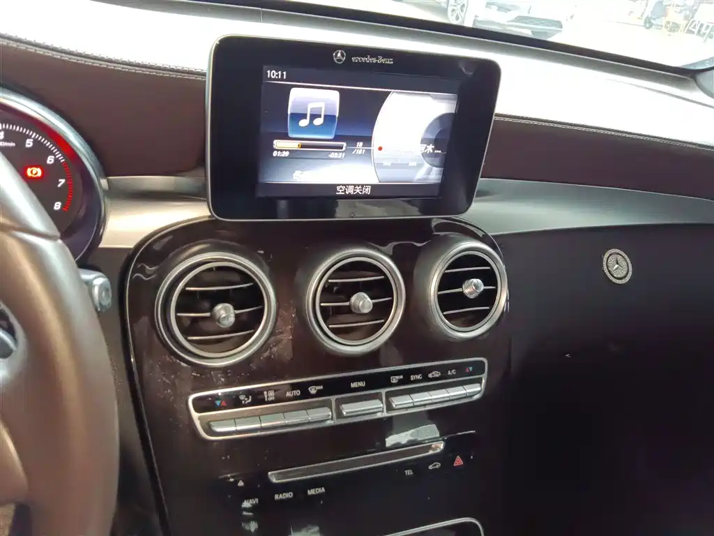 Mercedes-Benz GLC 2017 GLC 260 4MATIC Luxury фото 13