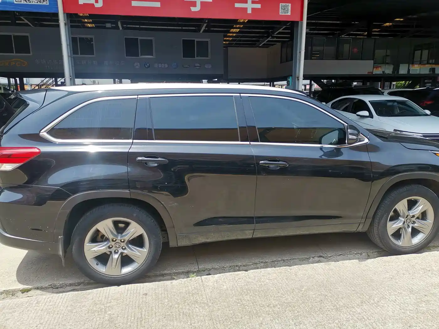 Toyota Highlander 2018 2.0T 4WD Luxury 7-seater China VI фото 12
