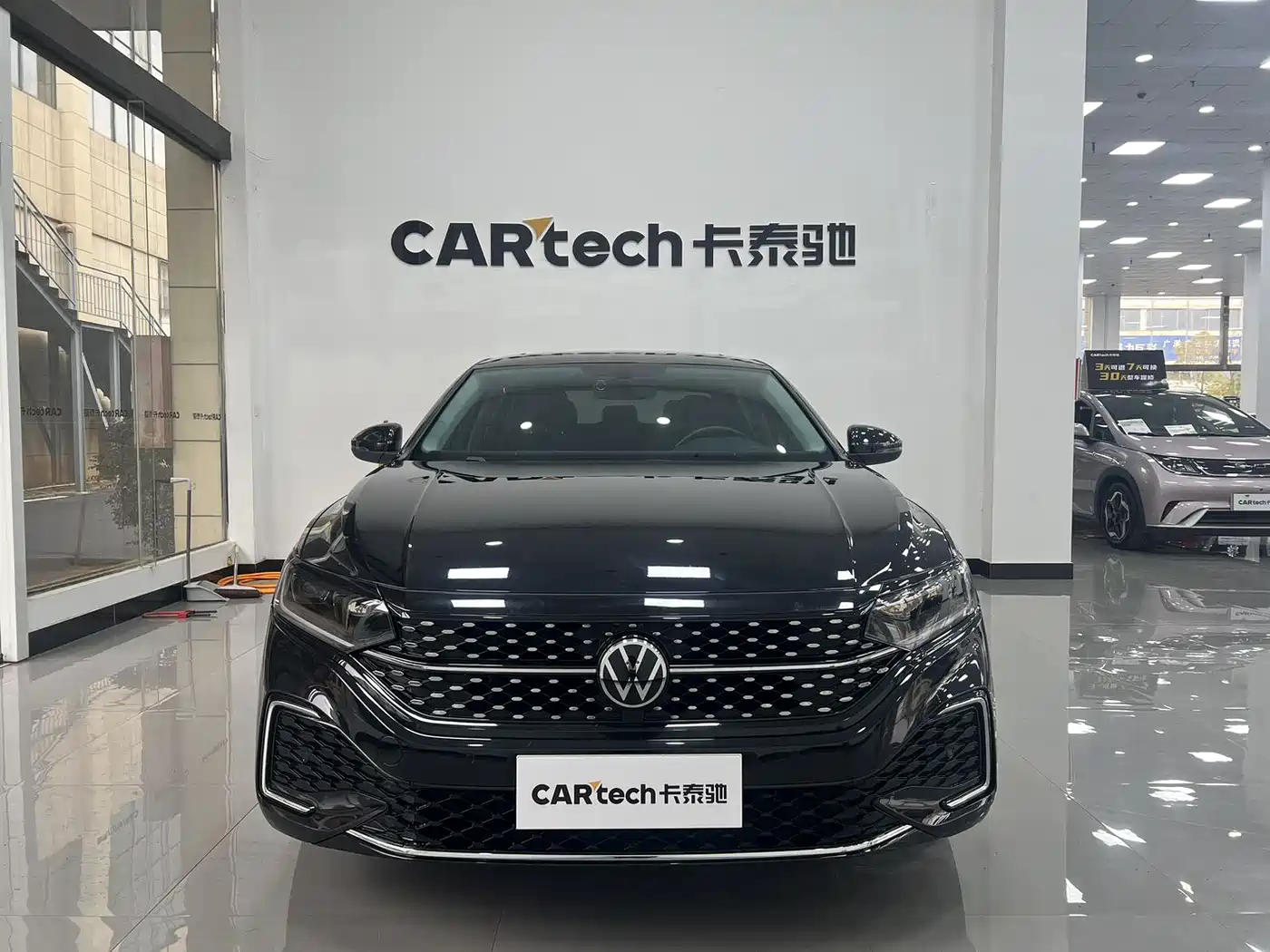 Volkswagen Passat 2023 330TSI Starlight Elite Edition фото 2
