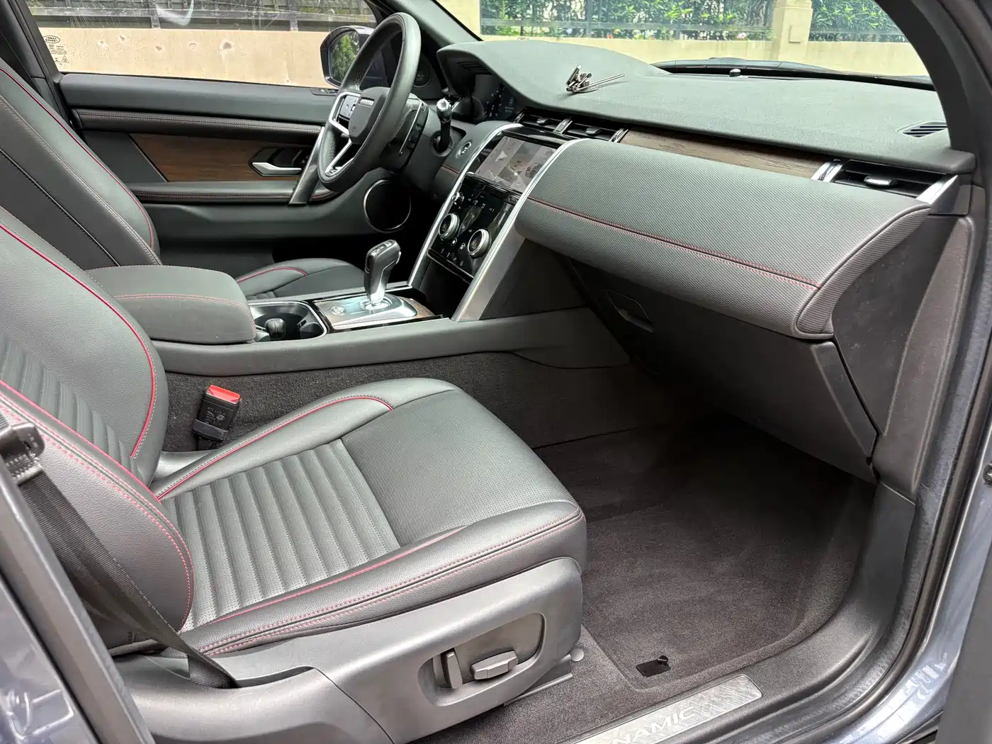 Land Rover Discovery Sport 2023 249PS R-Dynamic S Performance Version фото 12