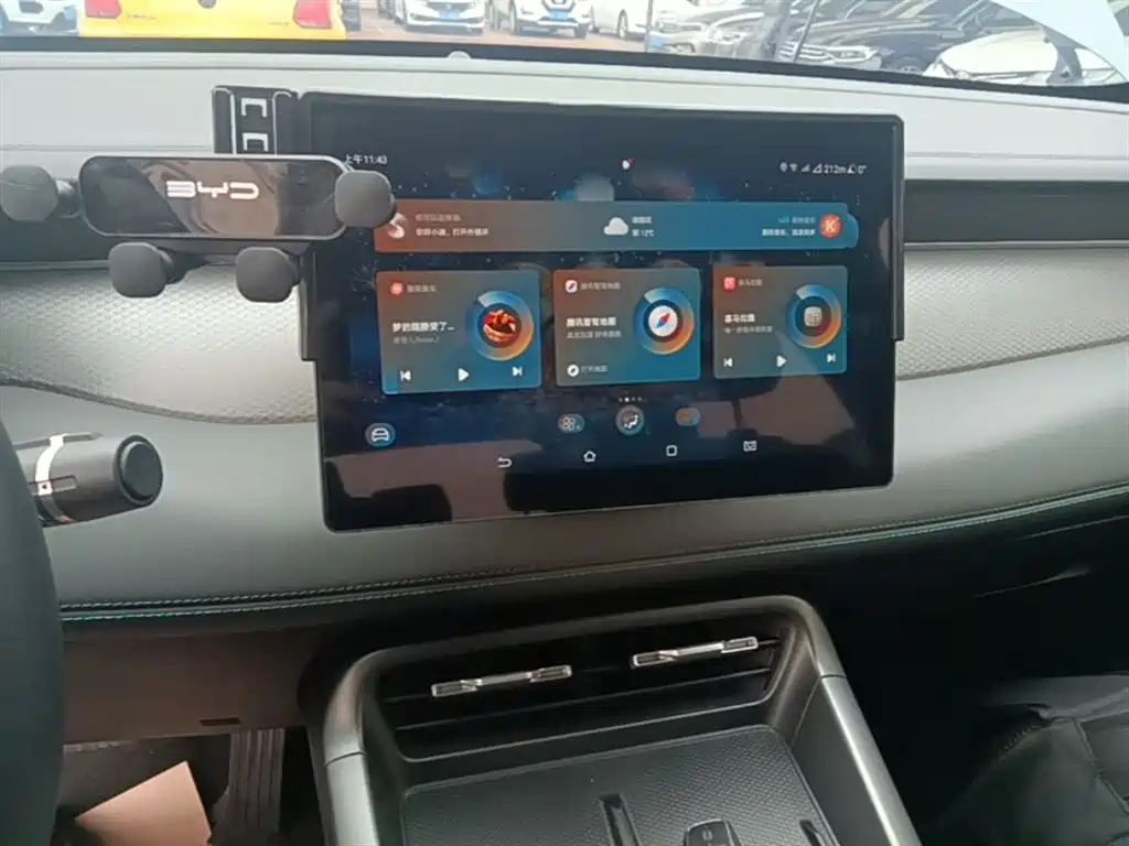 BYD Qin PLUS 2025 DM-i Smart Drive 55KM Leader фото 13