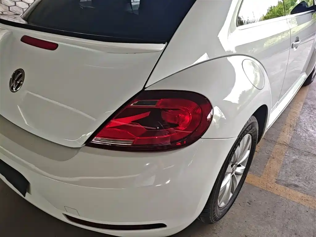 Volkswagen Beetle 2017 180TSI Enjoy фото 8