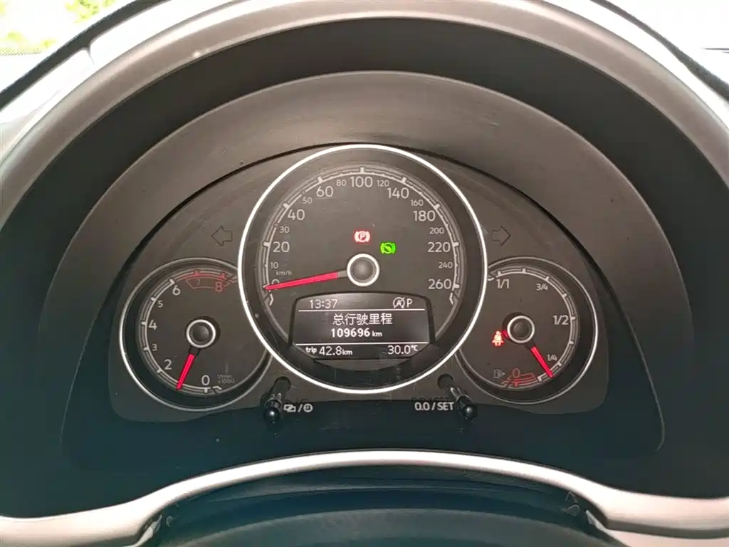 Volkswagen Beetle 2017 180TSI Enjoy фото 12