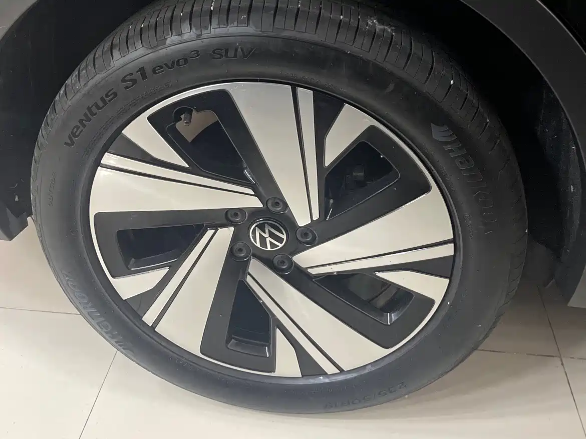 Volkswagen Tiguan L 2023 380TSI 4WD R-Line Flagship 7-seater фото 12