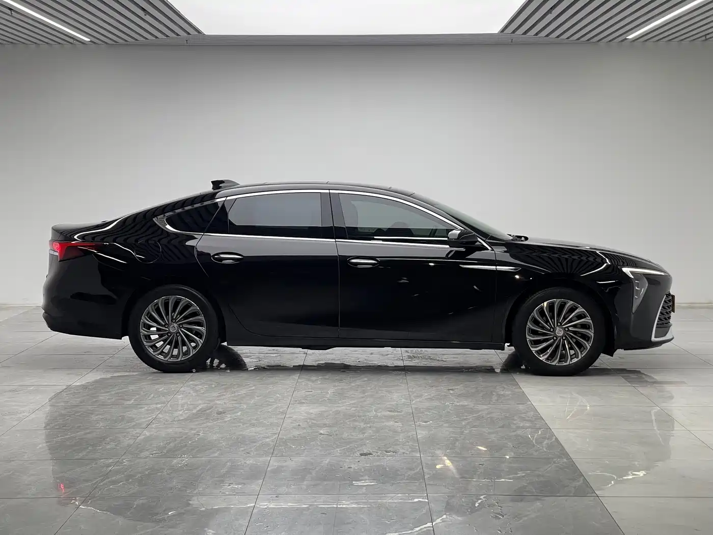 Buick LaCrosse 2023 25T Cross Edition фото 8