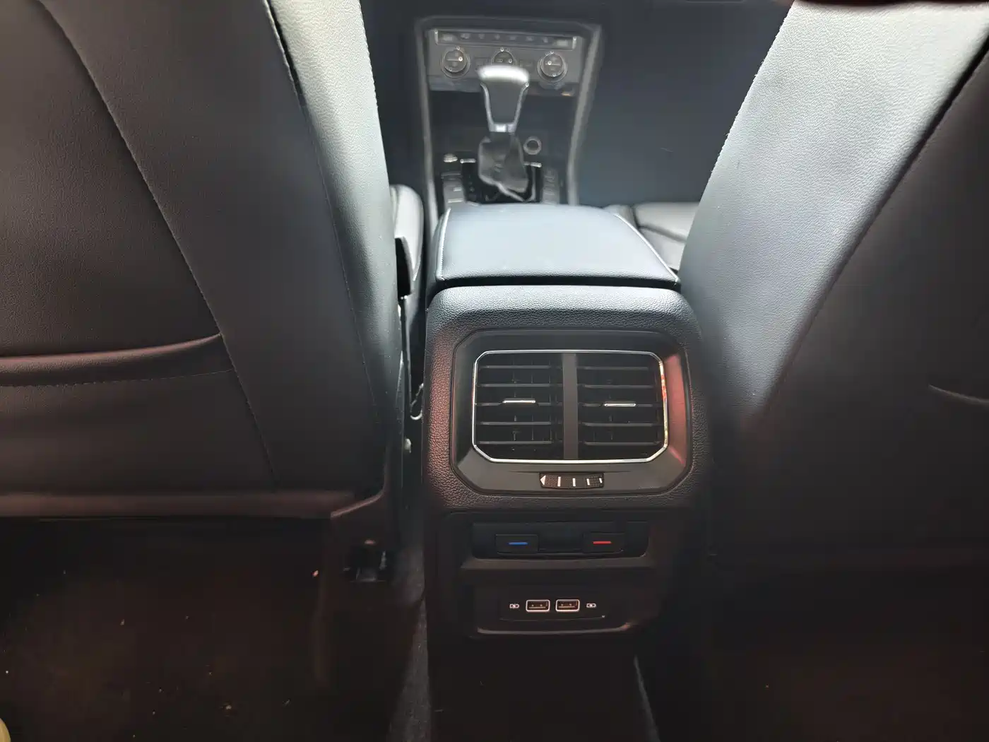 Volkswagen Tiguan L 2019 330TSI Automatic 2WD Smart Luxury Edition China VI фото 14