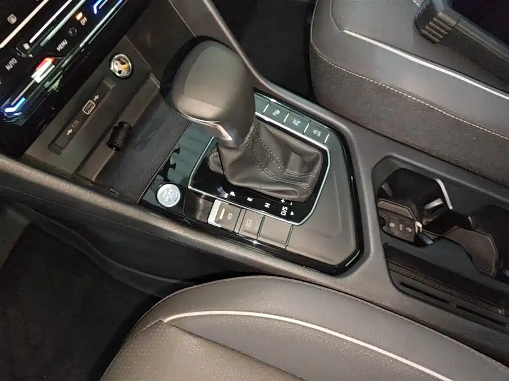 Volkswagen Tiguan L 2023 330TSI Auto 2WD R-Line Premium Edition фото 14