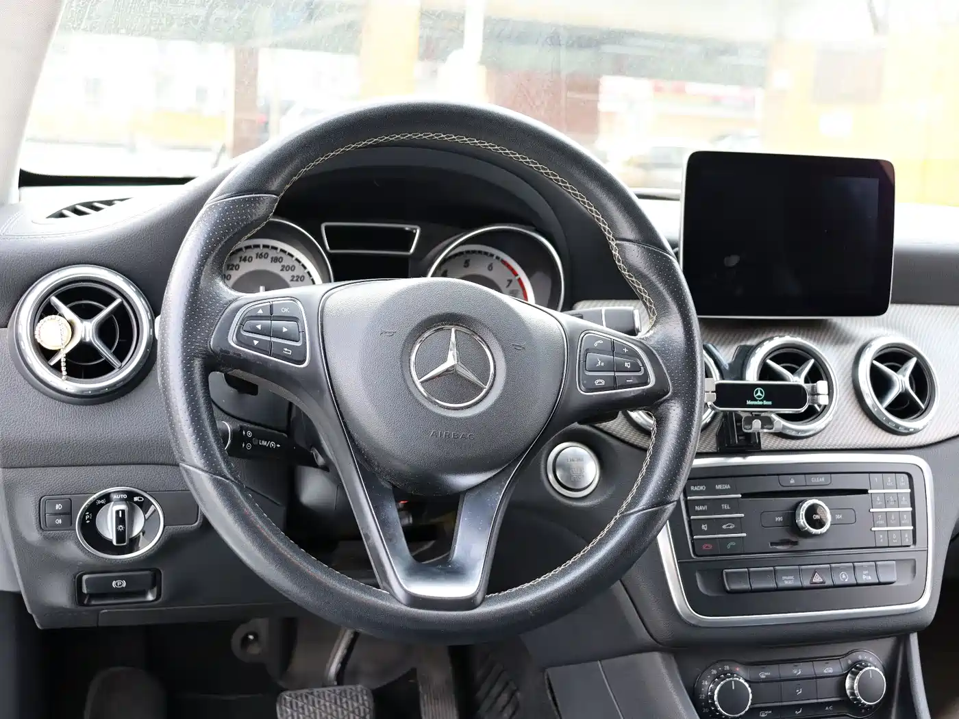 Mercedes-Benz GLA 2016 GLA 200 Dynamic фото 19