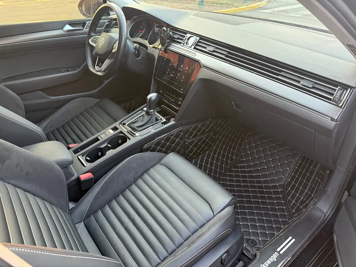 Volkswagen Magotan 2020 330TSI DSG Leading фото 4
