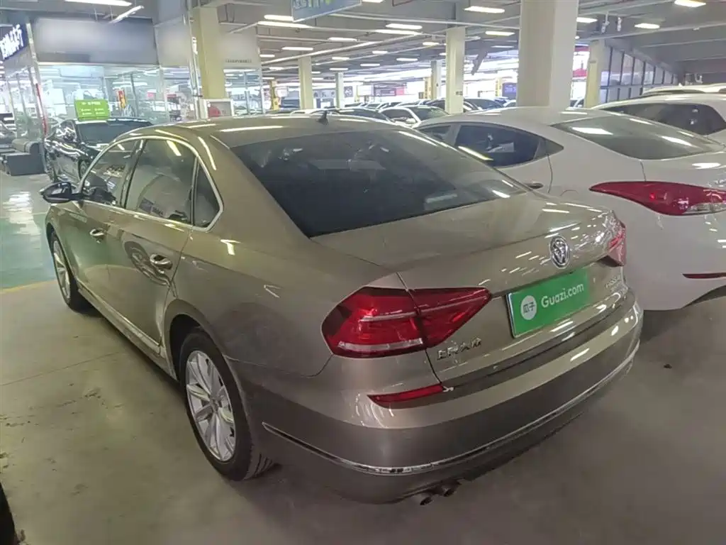 Volkswagen Passat 2017 280TSI DSG Prestige фото 5